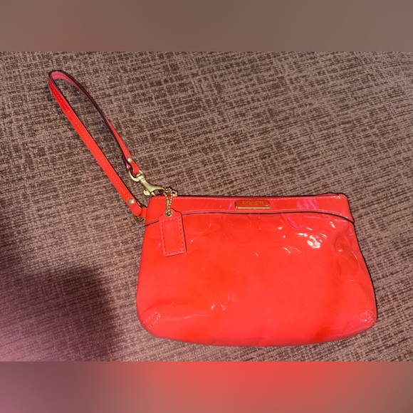 Coach Coral Wristlet with Disney Minnie Earrings - Picture 3 of 8